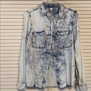 Stone-washed denim shirt worn once